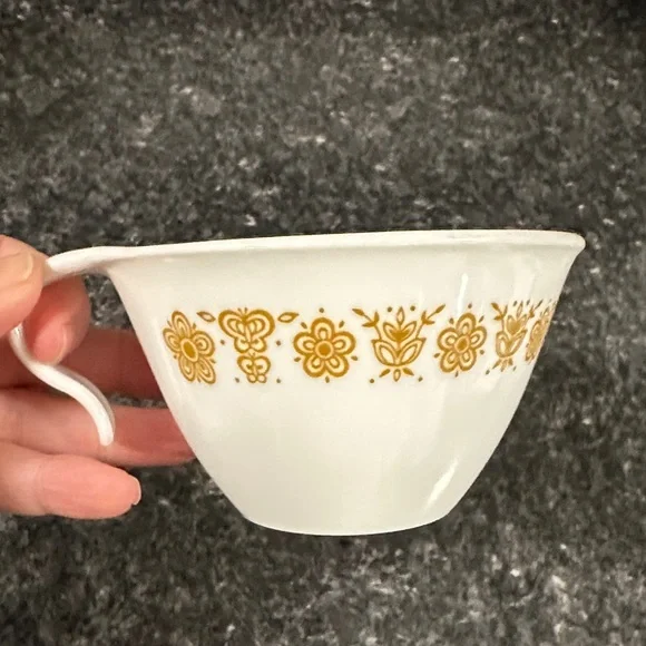 Corelle Vintage Butterfly Gold Hook Handle Cups and Saucers - Picture 15 of 16